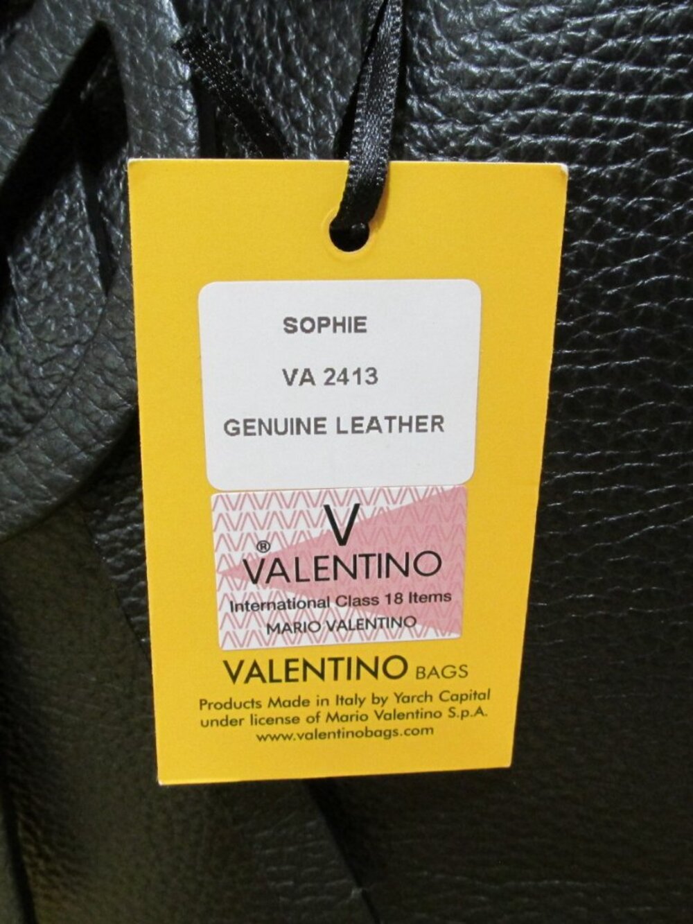 P2972-NWT Mario Valentino Sophie Medallion Black Pebble w/Dustbag - Picture 4 of 14